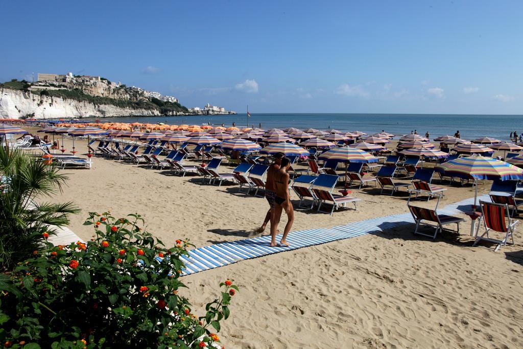 Bikini Hotel Вьесте Экстерьер фото