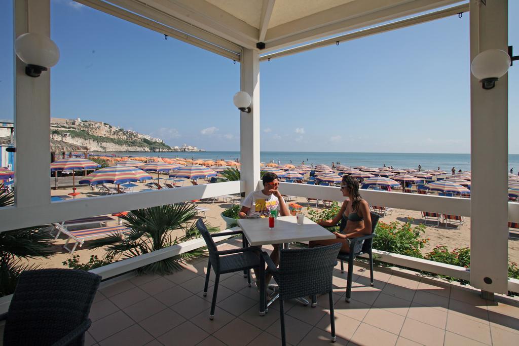 Bikini Hotel Вьесте Экстерьер фото