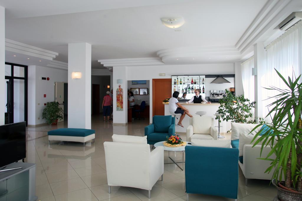 Bikini Hotel Вьесте Экстерьер фото