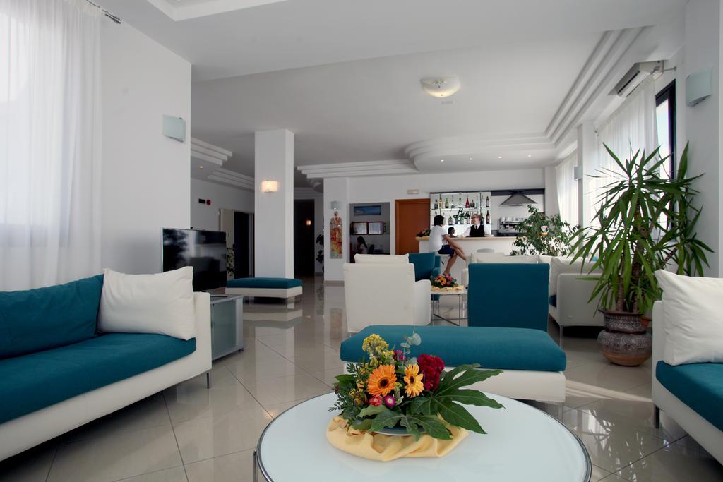 Bikini Hotel Вьесте Экстерьер фото