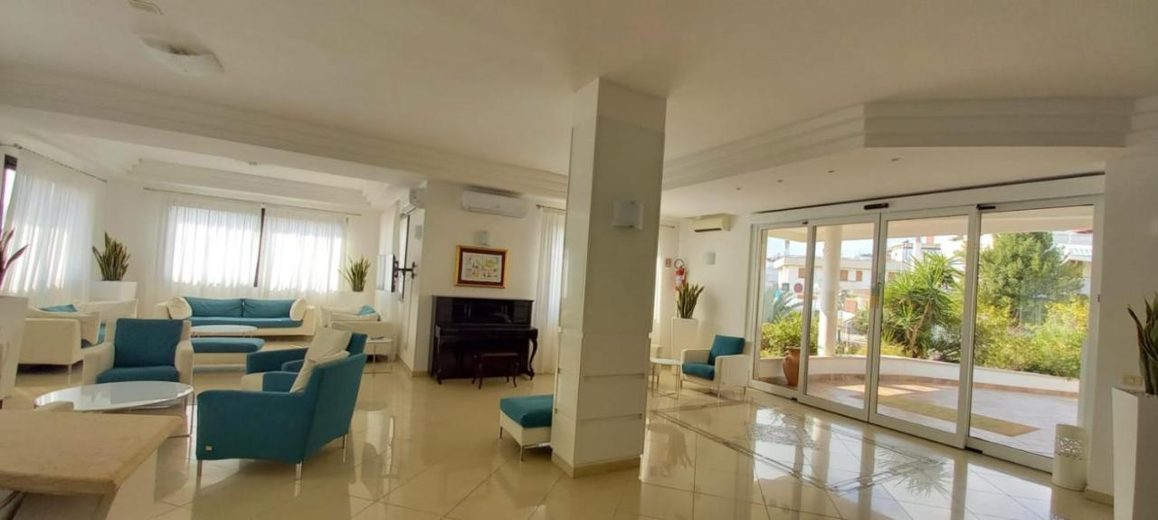Bikini Hotel Вьесте Экстерьер фото
