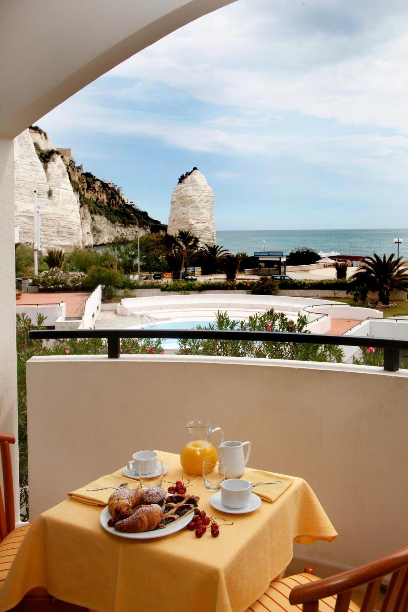 Bikini Hotel Вьесте Экстерьер фото