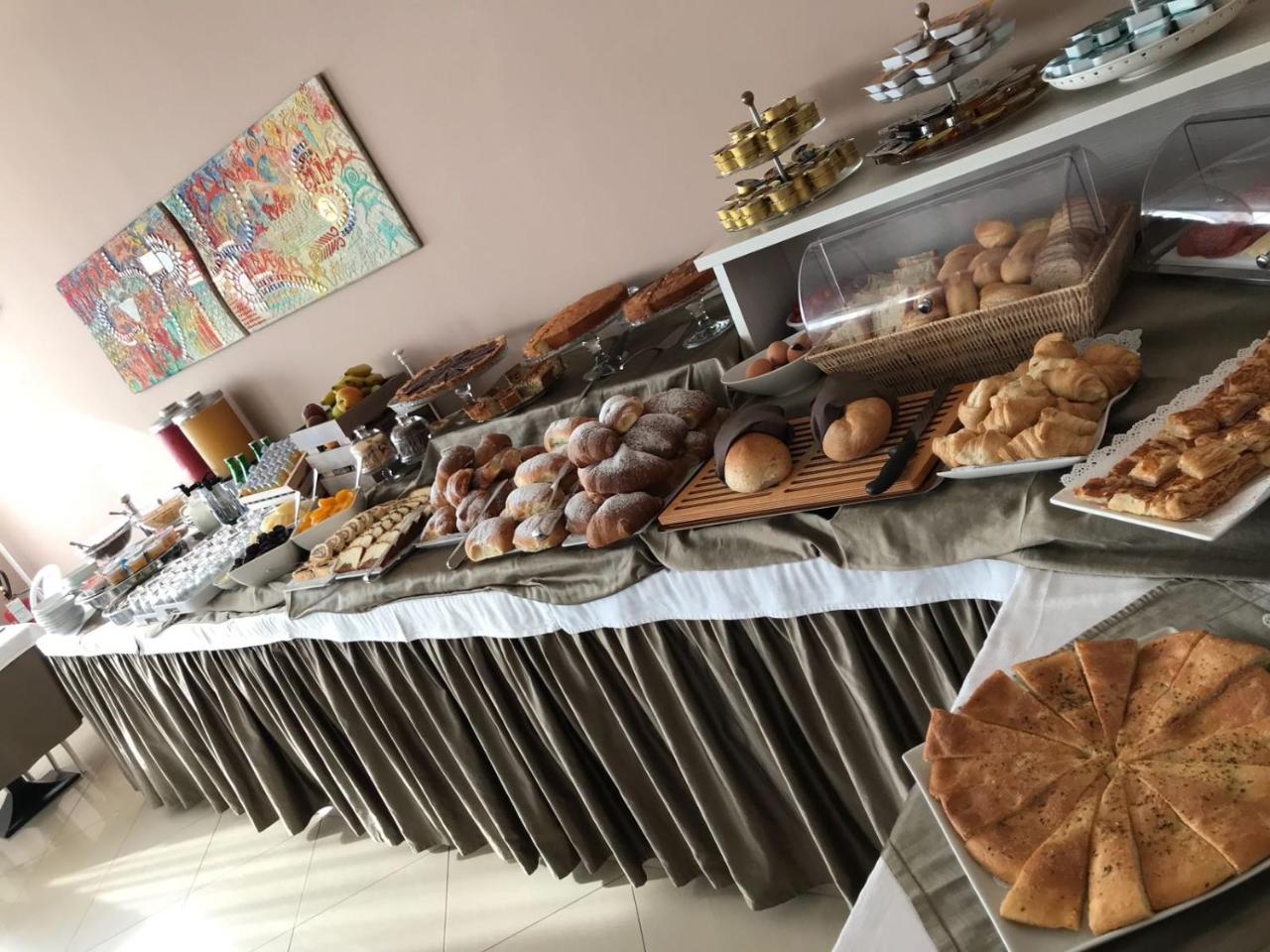 Bikini Hotel Вьесте Экстерьер фото